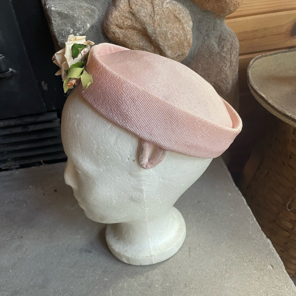 1940s Pale Pink Floral‎ Pillbox Hat - Picture 2 of 7